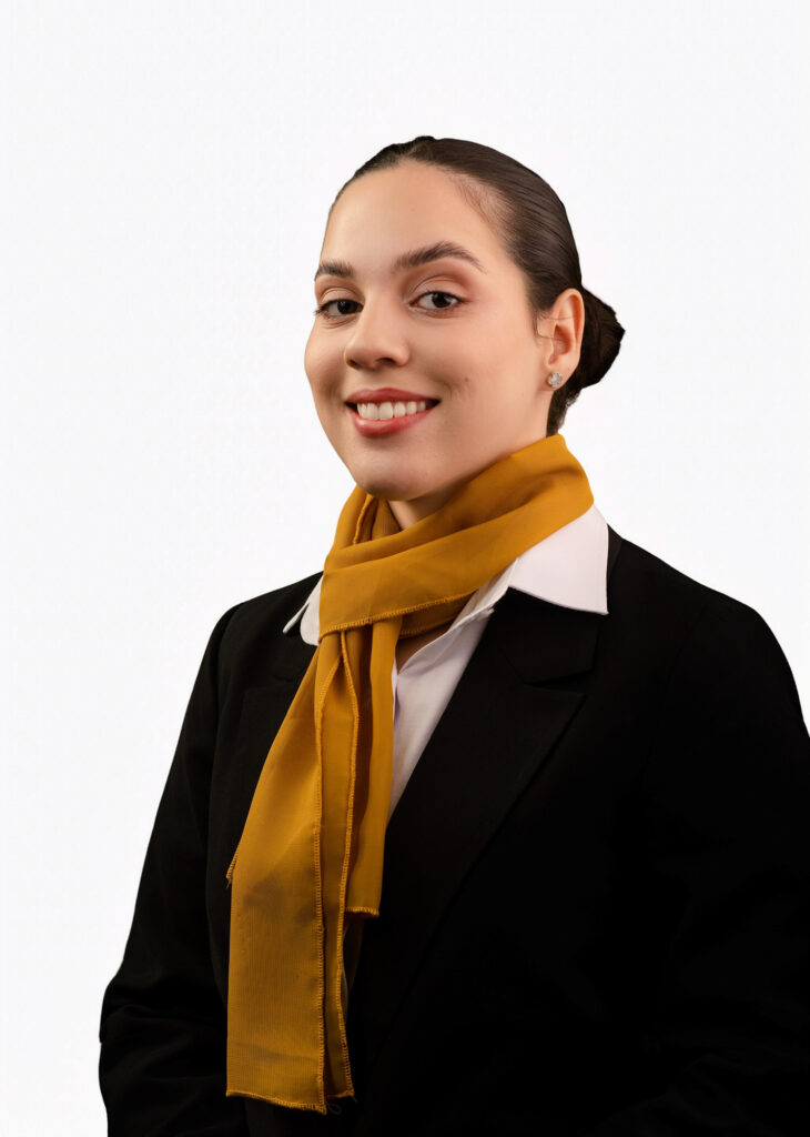 Gabriela - Comissária de voo
Foto profissional para currículo de comissário de voo - Estúdio Fanara Rio de Janeiro